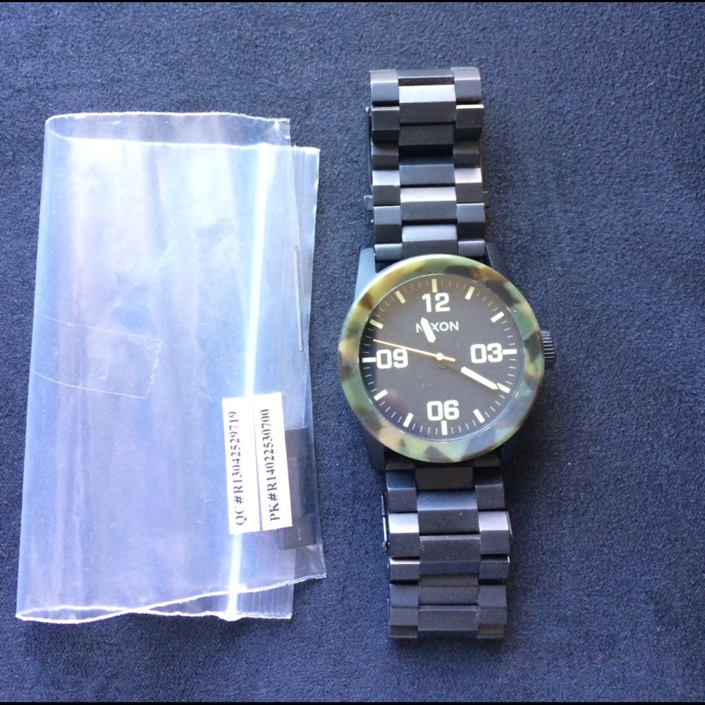 Vintage Nixon Watch ⌚️/model -In the hot zone/The private.NWOT